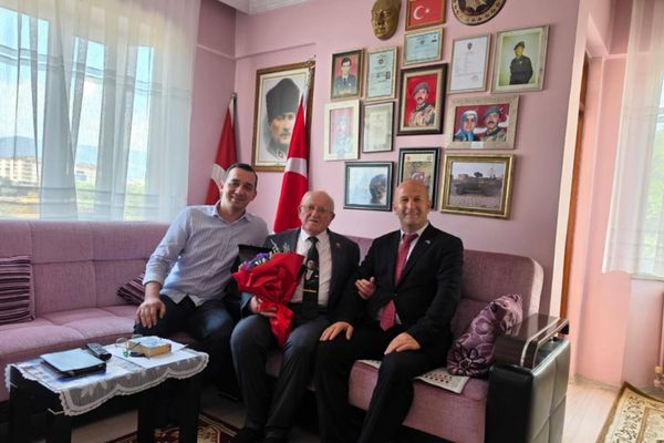 İYİ Partili Bakış’tan, şehit polisin ailesine bayram kutlaması