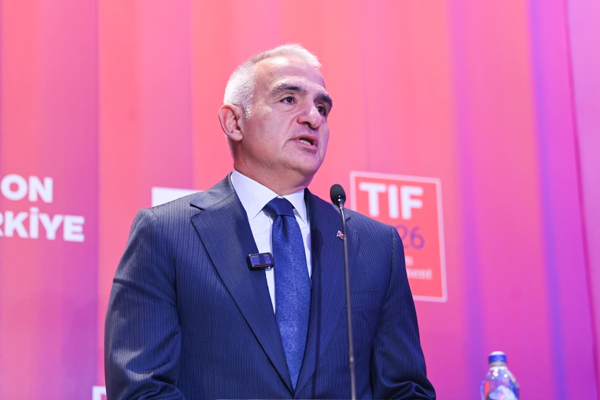 Bakan Ersoy, Antalya’da teşkilat mensuplarıyla bir araya geldi