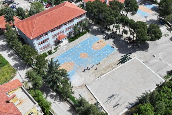 Isparta Belediyesi’nden okullara spor yatırımı