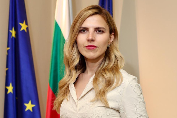 Petrova, AB üye devletlerinin ilk diplomatlarını tebrik etti