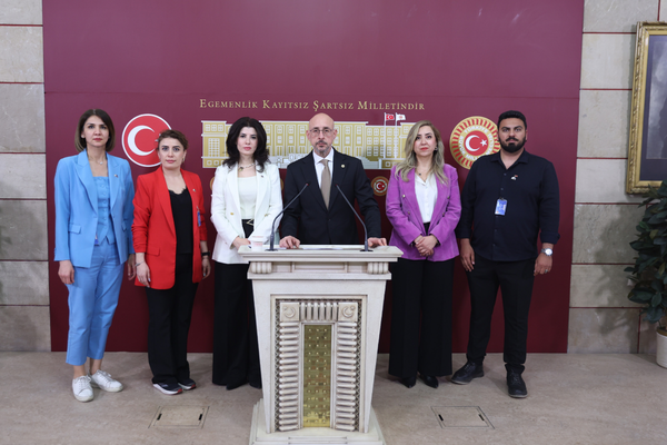 Poyraz: Pandemide kahraman ilan ettikleriniz, pandemi bittikten sonra unutuldu