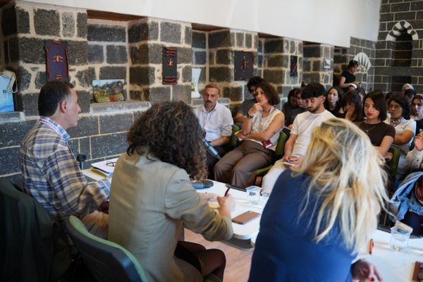 Diyarbakır’da “Barış Gazeteciliği” atölyesi düzenlendi