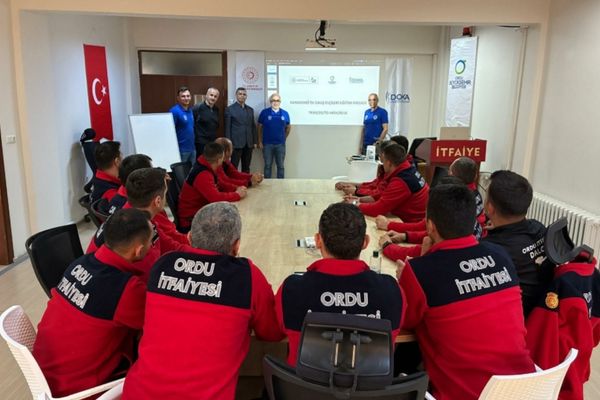 Ordu İtfaiyesi su altında güç kazandı