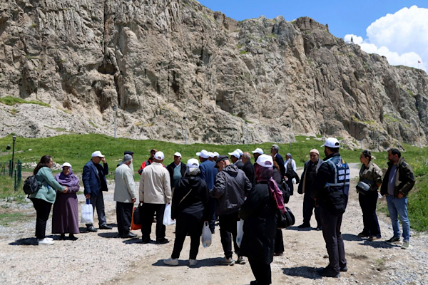 Eski Van Şehri’nde doğa yürüyüşü düzenlendi