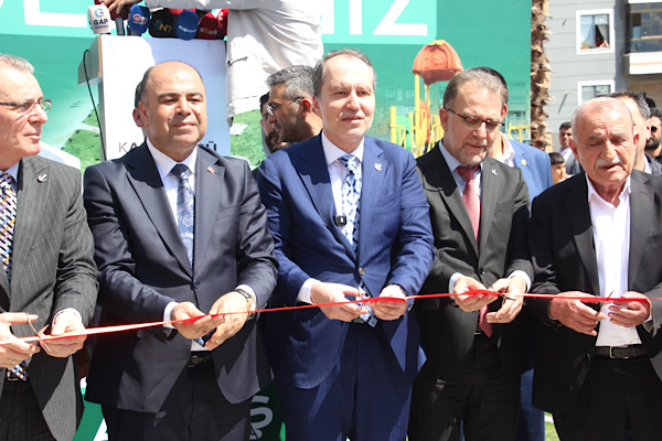 Erbakan, Karaköprü’de 18 park ve 5 semt pazarının açılışına katıldı
