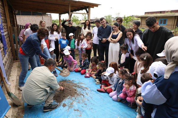 Diyarbakır’da öğrenciler kerpiç atölyesinde uygulamalı eğitim aldı