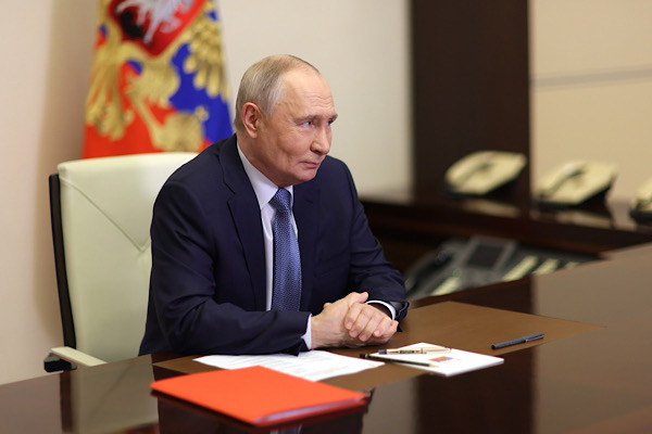Rusya Devlet Başkanı Putin, Malezya Kralı İbrahim ile bir araya geldi