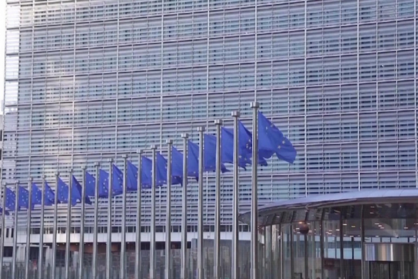 Dombrovskis, AB’nin stagflasyon şoku riskiyle karşı karşıya olduğunu açıkladı