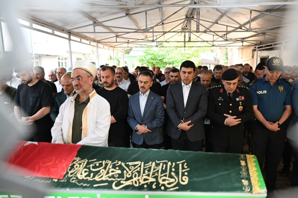 Vali Aktaş, şehit annesi Makbule Aksoy’un cenaze namazına katıldı