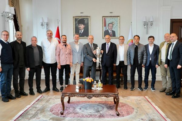 52 Orduspor yönetimi Vali Erol’u ziyaret etti