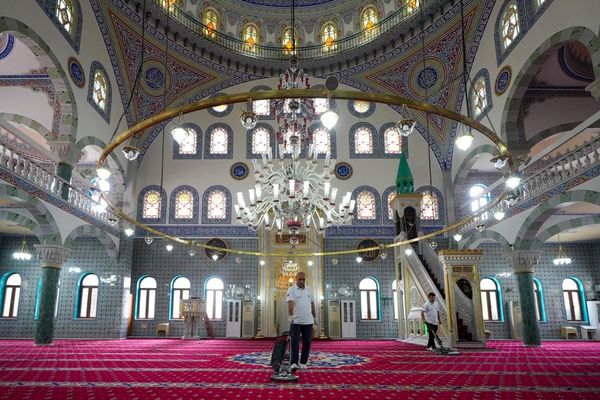 Gölcük ve Maltepe’de bayram öncesi ibadethanelerde temizlik çalışması
