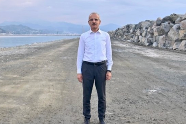 Uraloğlu’ndan Trabzon’da bayramlaşma mesajı