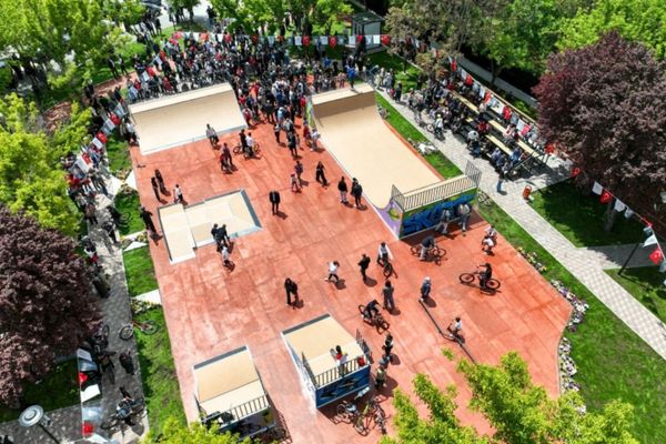 Etimesgut’ta “Yiğit Gençbay Kaykay Parkı” açıldı