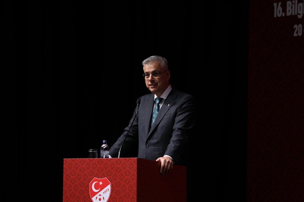 Bakan Memişoğlu, TFF Sağlık Çalışanları Eğitim Programı’na katıldı