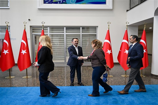 Vali Aktaş personelle bayramlaştı