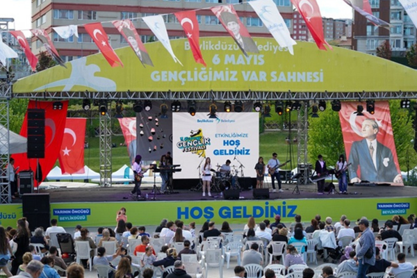 Beylikdüzü’nde Kırlangıç Gençlik Festivali başladı
