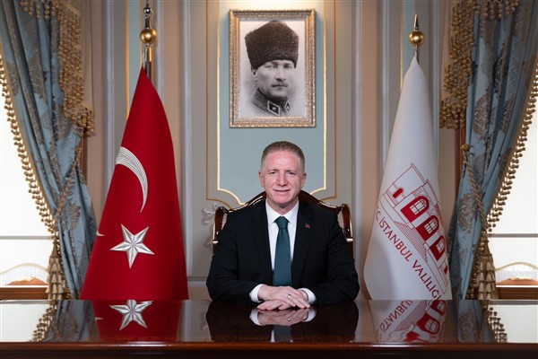 Vali Gül’den Türk Kızılay’a kurban bağışı