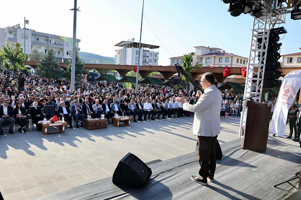Siirt’te “Veysel Karani Hazretlerini Anma ve Anneler Günü” etkinliği düzenlendi