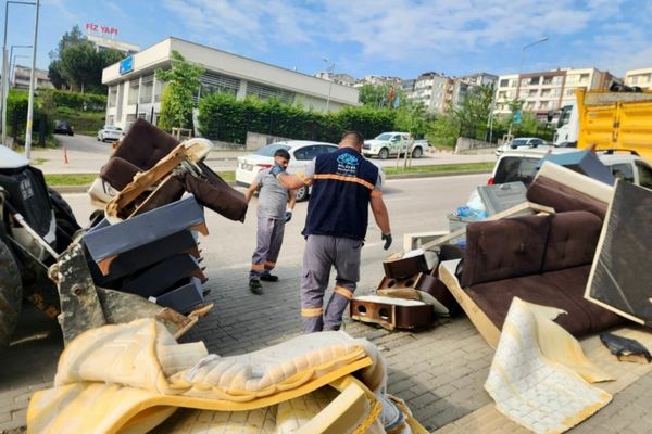 Nilüfer’de kent genelinde temizlik çalışmaları devam ediyor