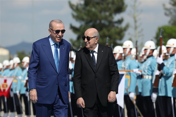Erdoğan, Cezayir Cumhurbaşkanı Tebbun ile görüştü