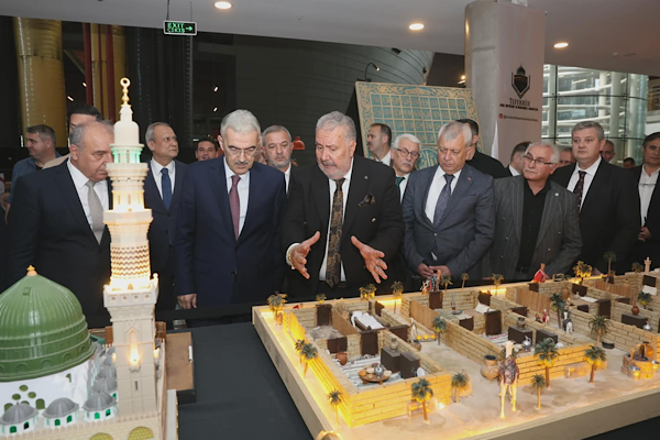 Panorama 1326’da “Mukaddes Emanetler Sergisi” ziyarete açıldı