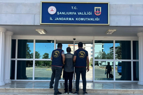 Şanlıurfa’da dolandırıcılık suçundan aranan şahıs yakalandı