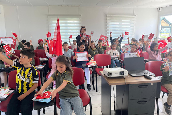 Batman 112 Acil Çağrı Merkezi, Trafik Haftası kapsamında çocuklarla buluştu
