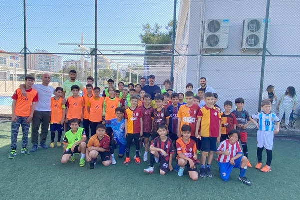 Konyaaltı’nda 19 Mayıs turnuvasında minik futbolcular sahne aldı