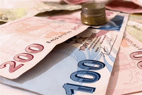 Yaşlı ve engelli aylıkları hesaplara yatırılmaya başladı