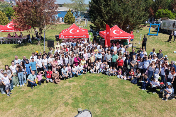 İzmit Belediyesi Çınar Akademisi Ailesi pilav gününde buluştu