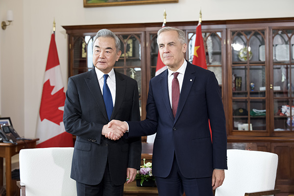 Kanada Başbakanı Carney, Wang Yi ile görüştü