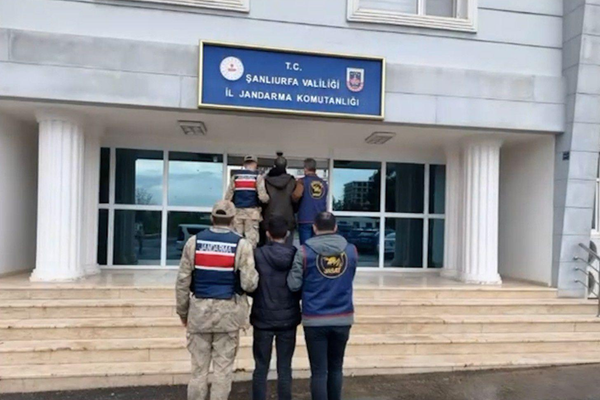 Şanlıurfa’da sahtecilik suçundan aranan 2 kişi yakalandı