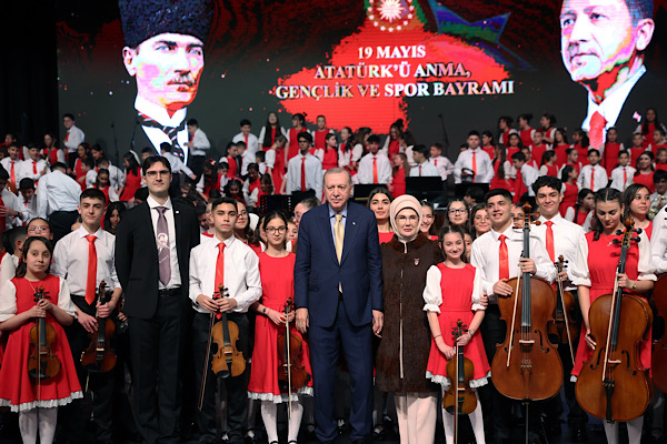 Erdoğan, Cumhurbaşkanlığı Çocuk Orkestrası ve Korosu Konseri’ne katıldı