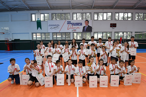 Osmangazi Belediyespor badminton altyapısından Türkiye şampiyonluğu