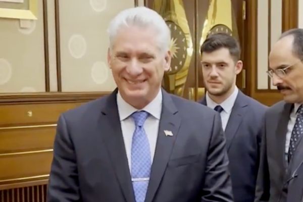 Bermudez’den Anneler Günü mesajı