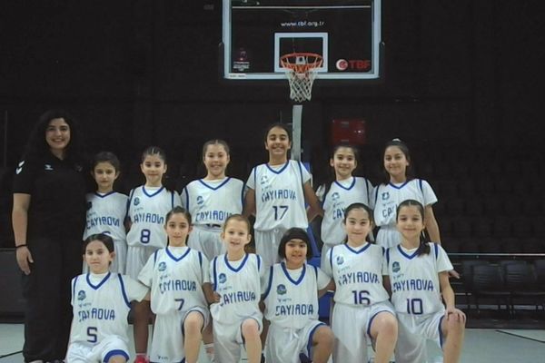 Çayırova’nın minik basketbolcuları şampiyon oldu