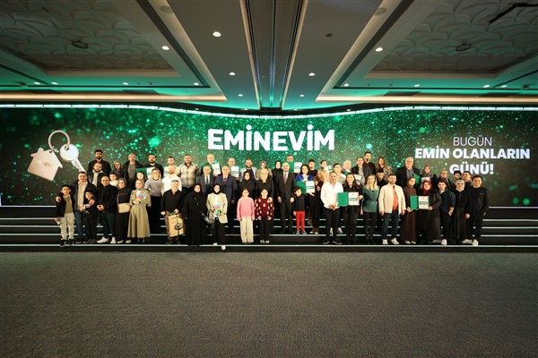 Eminevim 2026’nın ilk tapu teslim törenini düzenledi