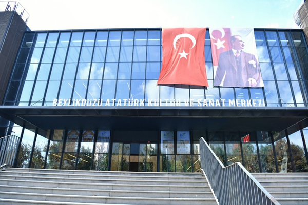 Beylikdüzü Sahnesi’nde Mayıs ayı kültür-sanat programı başladı