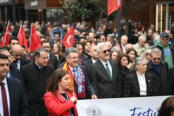 Trabzon’da 26. Uluslararası Karadeniz Tiyatro Festivali başladı