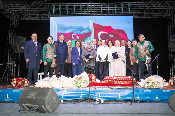 İzmir–Bakü kardeşlik bağının 40’ıncı yılı Kültürpark’ta kutlandı