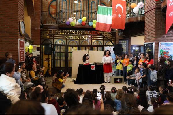 Eskişehir’de Uluslararası Tiyatro Festivali devam ediyor
