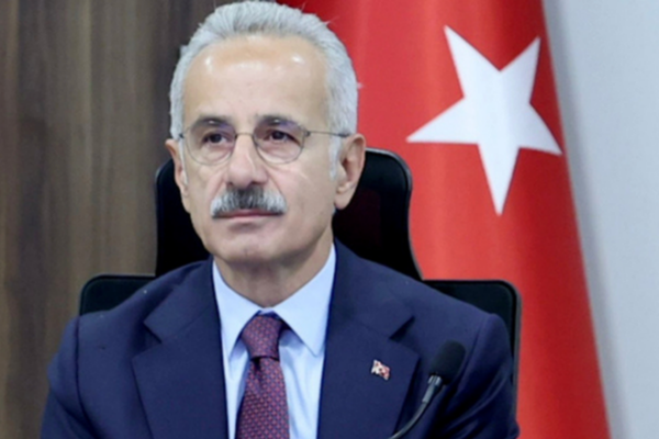 Uraloğlu: Türkiye, havacılıkta küresel merkez olma yolunda ilerliyor