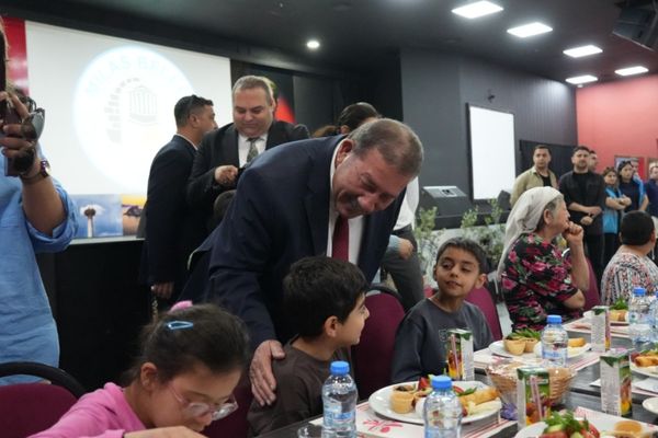 Başkan Topuz’dan özel bireylerle bir araya geldi