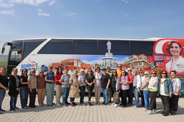 Başkan Ünlüce, kadınları tarih yolculuğuna uğurladı