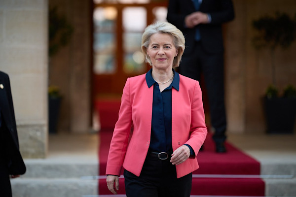 Leyen, Cumhurbaşkanı Erdoğan ile telefonda görüştü