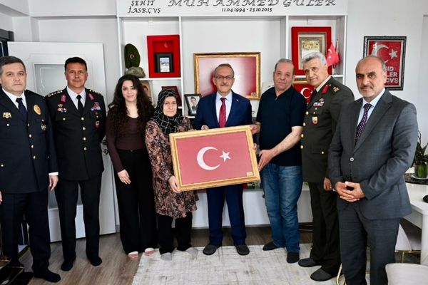 Vali Yavuz, bayram dolayısıyla çeşitli ziyaretler gerçekleştirdi