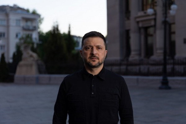 Zelenski: Kyiv ve Chernihiv’de savunma ve güvenlik çnlemlerigGörüşüldü
