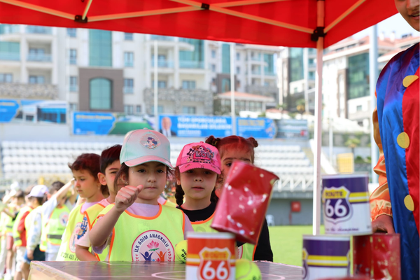 Nilüfer Uluslararası Spor Şenlikleri’nde öğrenciler yarıştı