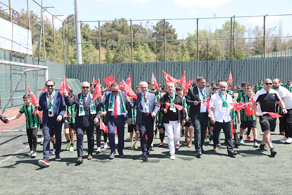 Çayırova’da 19 Mayıs Gençlik Futbol Turnuvası düzenlendi