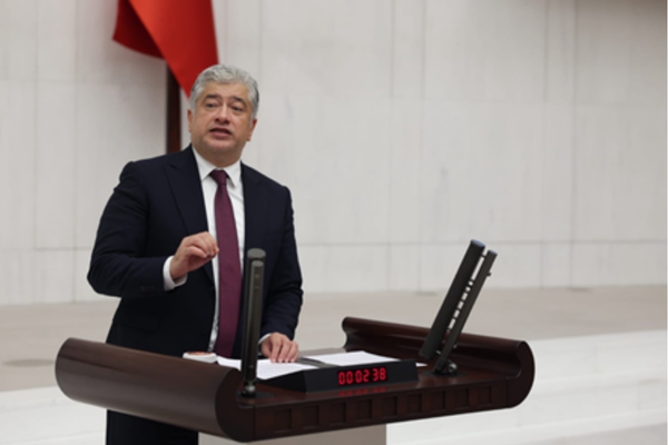 Kısacık: Yerel basın can çekişiyor
